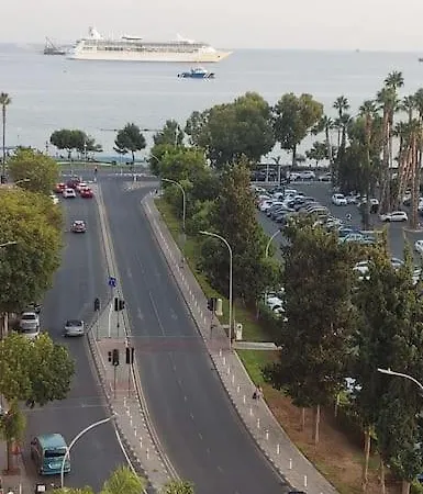 Balcony Sea View Whole Apt, Minutes To *