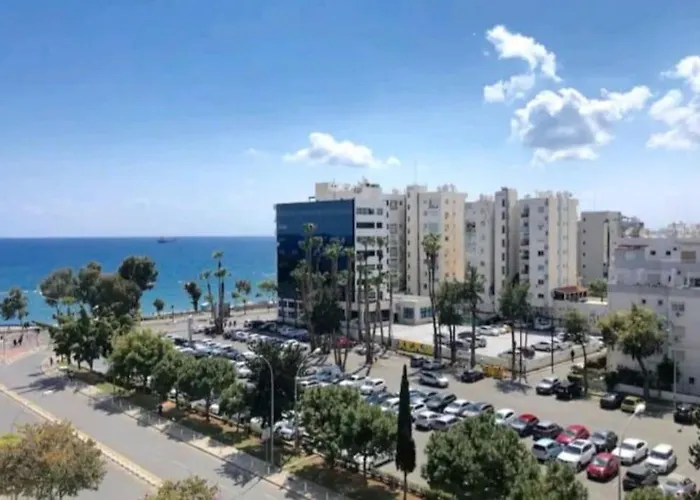 Appartement Balcony Sea View Whole Apt, Minutes To Limasol