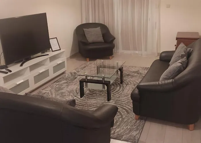 Appartement Balcony Sea View Whole Apt, Minutes To Limasol