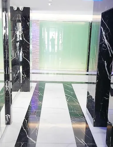 Balcony Sea View Whole Apt, Minutes To Lägenhet Limassol