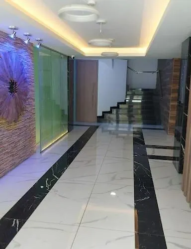 Balcony Sea View Whole Apt, Minutes To Limassol